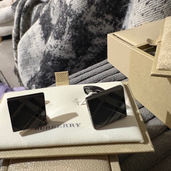 New Burberry cufflinks - Picture 1 of 1